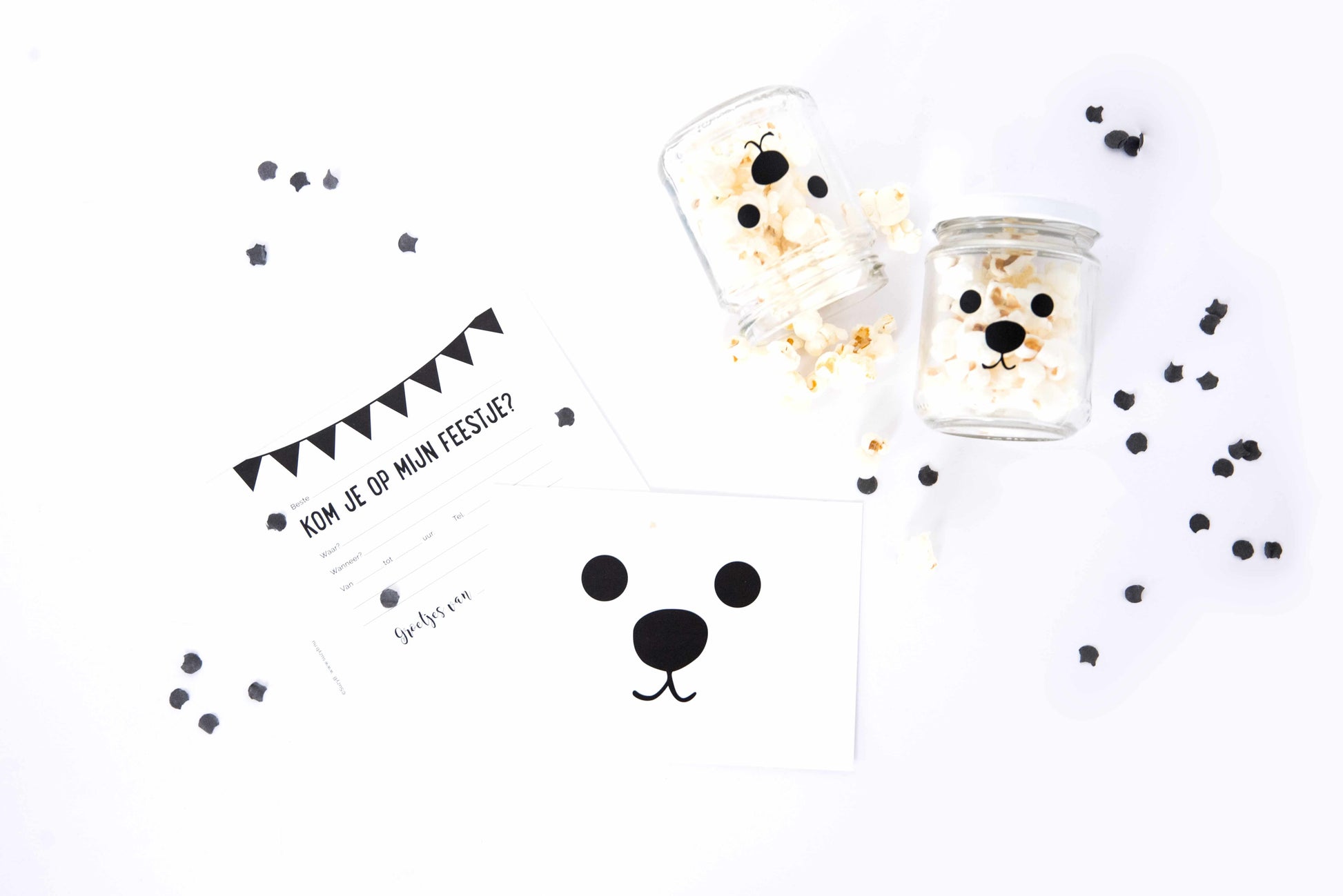 Traktatie sticker beer met popcorn